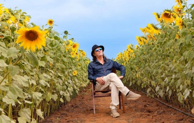 Turnê “Alceu Valença 80 Girassóis” vai passar por Florianópolis