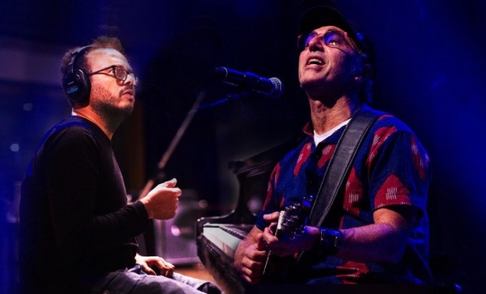 Zeca Baleiro traz a Florianópolis o show ‘Piano’