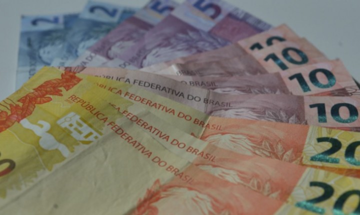 IOF sobe e 'rouba' mais dias do trabalhador