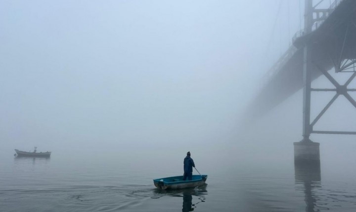 Neblina densa exige uso de faróis e muita atenção 