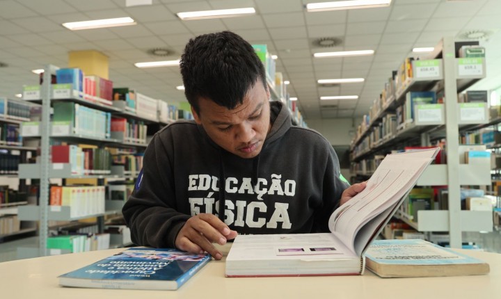 Estudantes retribuem bolsas do Universidade Gratuita com trabalho social