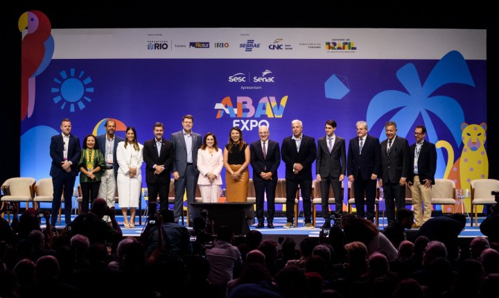 Turistas estrangeiros impulsionam economia catarinense