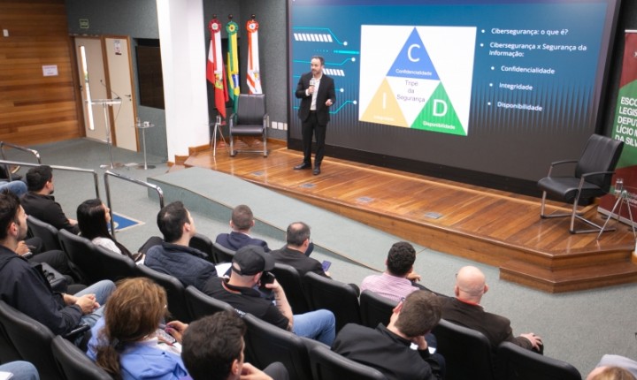 Alesc promove conscientização sobre segurança cibernética