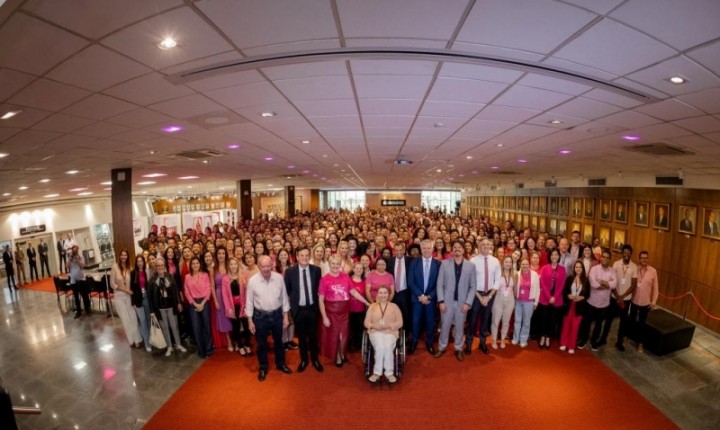 Outubro Rosa e Dia do Servidor movimentam SC