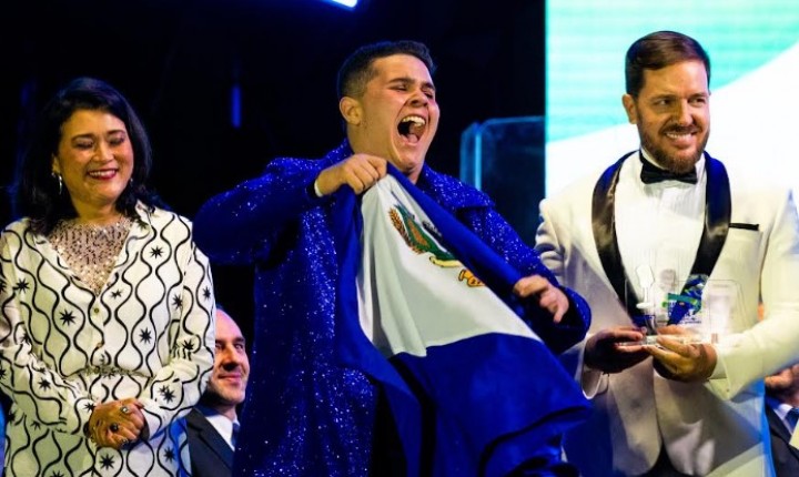 Emoção marca a grande final do Santa Catarina Canta