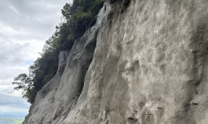 Serra do Corvo Branco tem tráfego totalmente interrompido