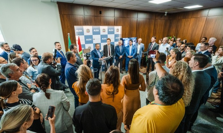 Alesc inaugura Espaço da Democracia