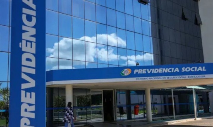 Veja o que abre e fecha no Carnaval em SC