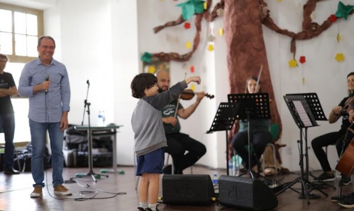 Projeto aproxima estudantes da música clássica em SC