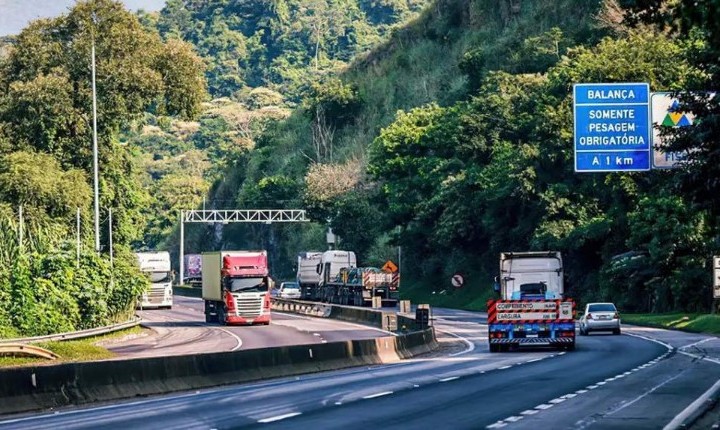 Governo propõe zerar ICMS do diesel importado