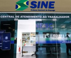 SC abre semana com 8,6 mil vagas