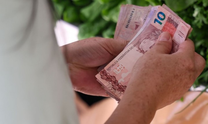 SC reduz dependência de programas sociais