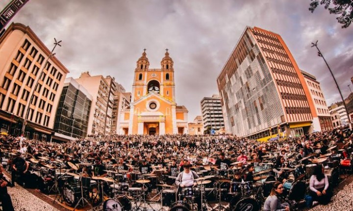 Palco coletivo reúne bateristas de todo Brasil