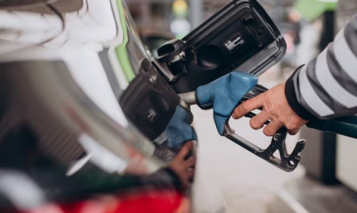 Governo reduz impostos sobre gasolina e etanol