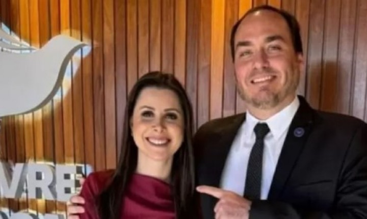  Carol De Toni e Carlos Bolsonaro são eleitos senadores em SC