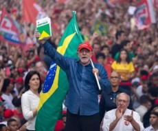 Presidente Lula é reeleito em virada histórica
