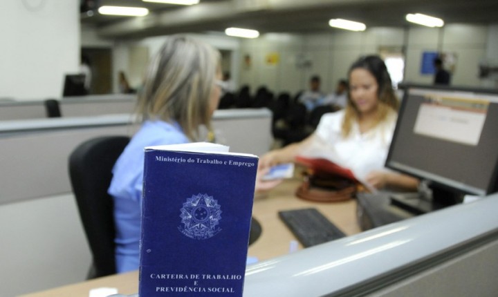 Cadastramento para liberação do FGTS aos atingidos pela chuva começa na segunda (19)