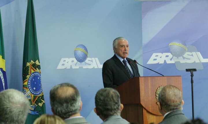 Uso de forças federais para desbloquear rodovias é autorizado por Temer 