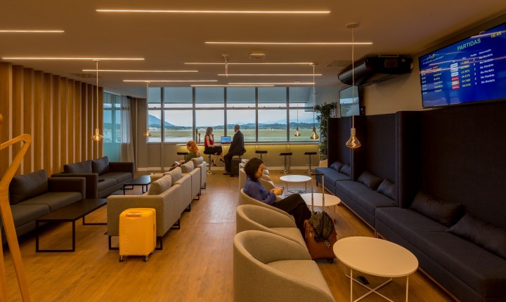 Aeroporto de Florianópolis inaugura nova sala de espera e business lounge