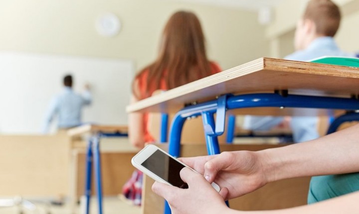 Smartphone e aprendizado: escola não pode ignorar tecnologia, dizem especialistas