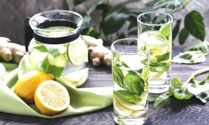 Água aromatizada: receitas funcionais para fazer em casa