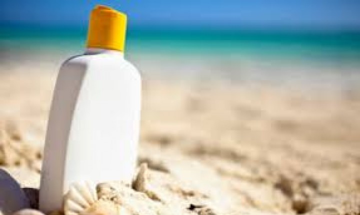 Filtros solares: PROTESTE testa produtos e indica o melhor custo benefício para o consumidor