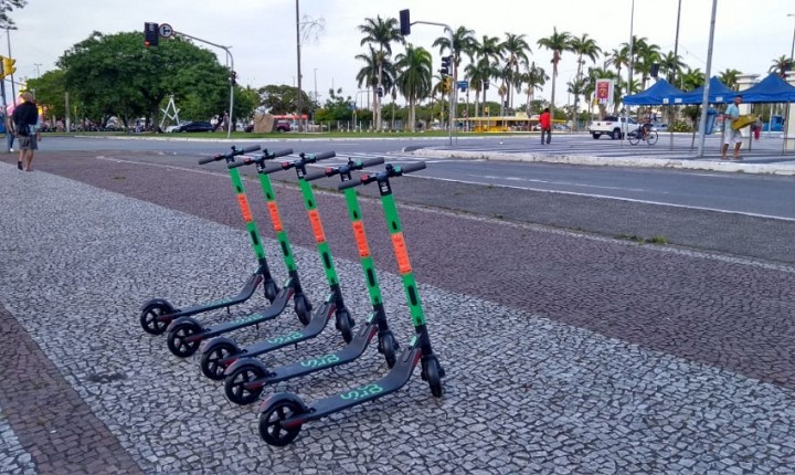Sistema compartilhado de patinetes elétricos inicia em Florianópolis