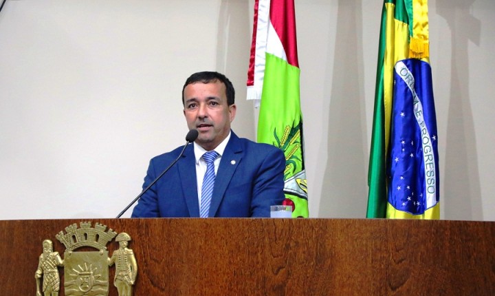 Câmara determina revisão de todos os contratos do Legislativo municipal de Florianópolis