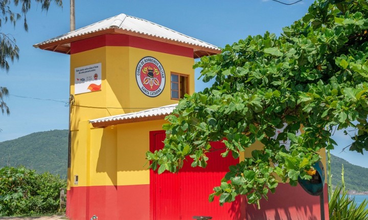Posto de Salvamento patrocinado pela WOA Empreendimentos Imobiliários presta atendimento em Florianópolis