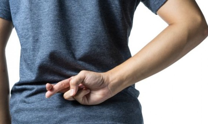 1º de abril: cinco mentiras que as pessoas contam a si mesmas para consumir sem culpa
