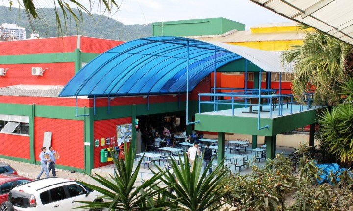 Crianças de escolas públicas aprendem a desenvolver aplicativos de celular na Udesc