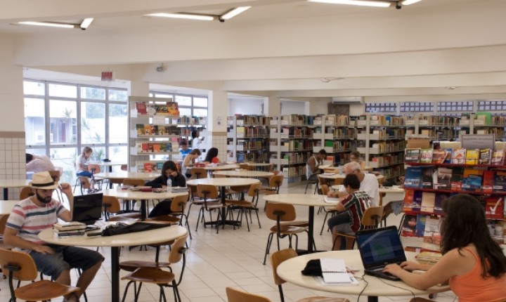 Biblioteca Pública de SC completa 165 anos com programação especial