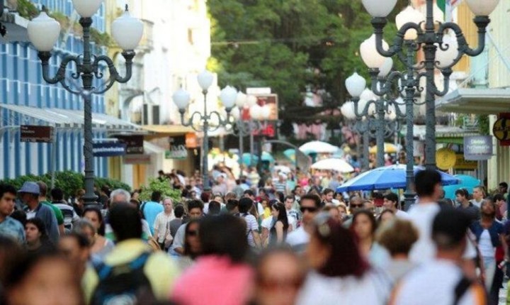 Chegada do frio movimenta comércio de Florianópolis