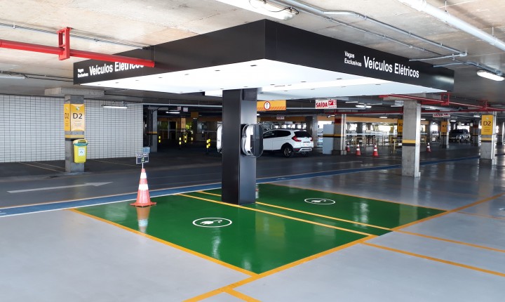 Beiramar Shopping passa a contar com carregadores de carros elétricos