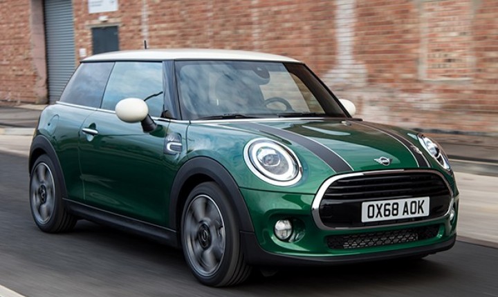 Mini promove 'chá das cinco' para comemorar 60 anos 