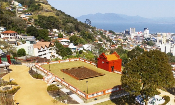 Praça Monte Serrat passa a ter wi-fi
