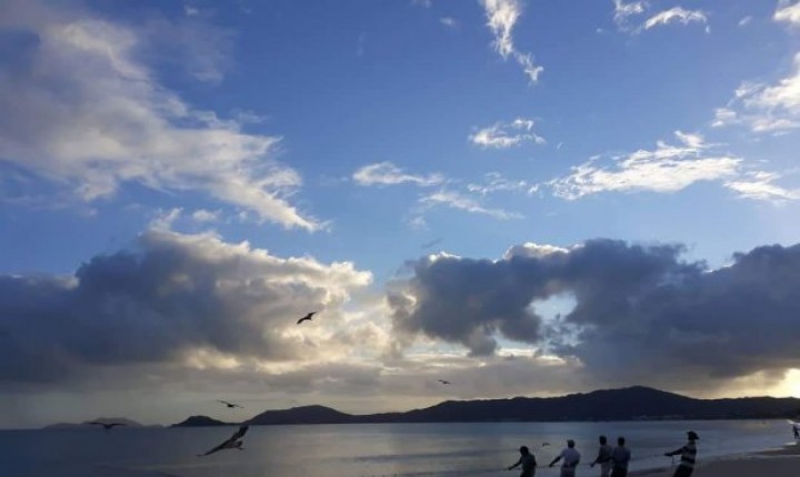 IMA emite licença de instalação para engordamento da Praia de Canasvieiras