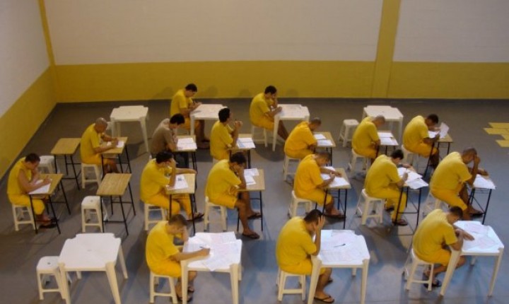 Mais de oito mil internos participam do Encceja nas unidades prisionais e socioeducativas de SC