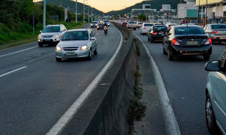 Plano de reconstrução do sistema de drenagem da SC-401 é alterado para reduzir transtornos aos usuários