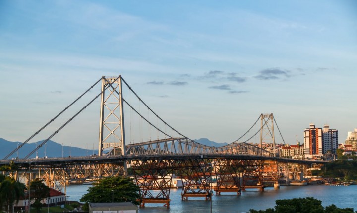 Reabertura da Ponte Hercílio Luz atrai 50 mil pessoas