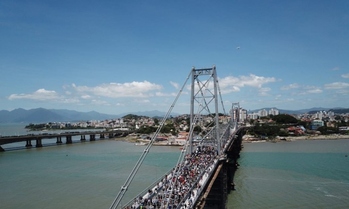 Ponte Hercílio Luz tem alteração em horários de visitação para continuidade das obras