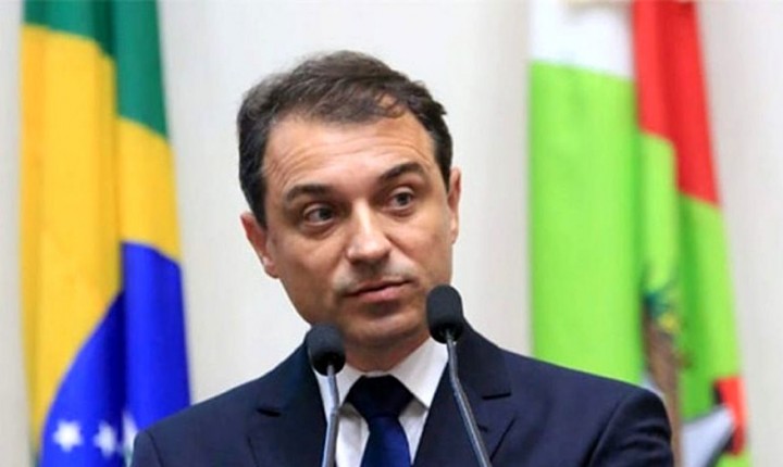 Impeachment do governador: Tribunal de Justiça de Santa Catarina suspende processo 