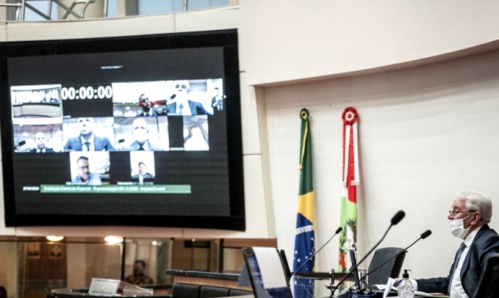 Impeachment em SC: comissão foi definida em eleição nesta quinta, 27