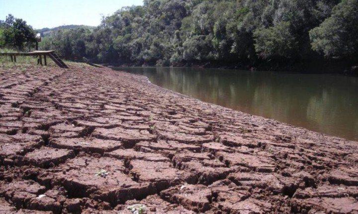 Estiagem em SC: Estado destina R$ 3 milhões para compra de reservatórios e transporte de água