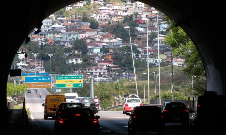 Trânsito do túnel Antonieta de Barros terá alterações na próxima semana