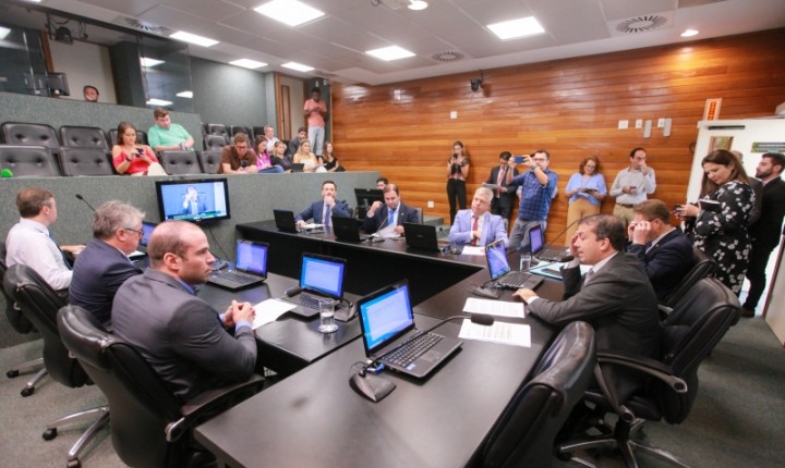 MPs da reforma administrativa começam a ser analisadas