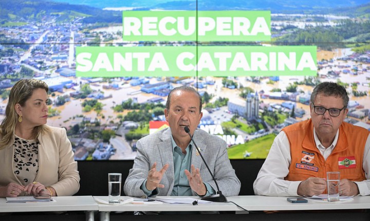 Após enchentes: Governo de SC anuncia medidas sociais e econômicas para auxiliar famílias 