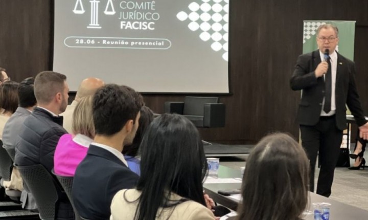 Facisc contou com representantes de 40 associações empresariais