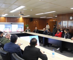Postes na Avenida Madre Benvenuta recebem reparos 
