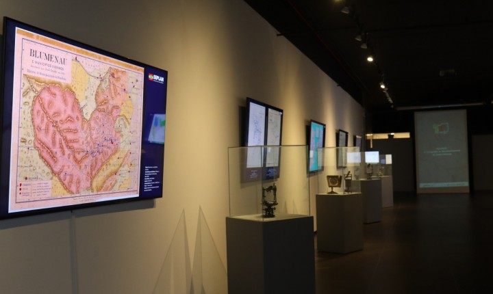 Exposição destaca avanço da Cartografia em SC